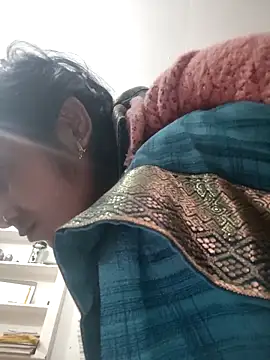 Webcam Model (LUCKY_cut)  is live.Free join now!