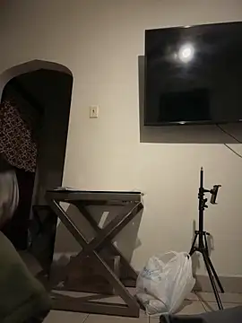 kimmiakiss22 - Kimmiakiss22's free webcam