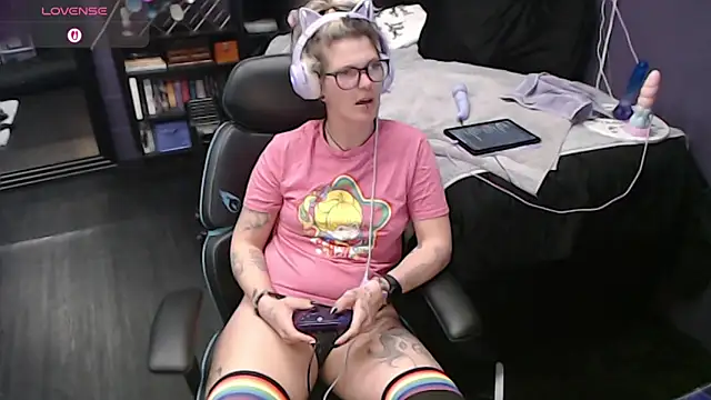 oddywithabody - Oddywithabody's free webcam - UK Sex Cams