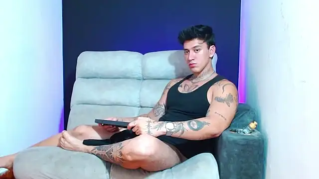 justin_fuller1 - JUSTIN_FULLER1's free webcam - UK Sex Cams