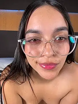 Webcam Model (Alexia__cox)  is live.Free join now!