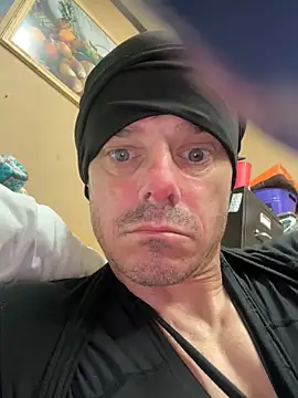 utopianmisfit1 - UtopianMisfit1's free webcam