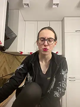 martiniiselenna - MartiniiSelenna's free webcam - UK Sex Cams