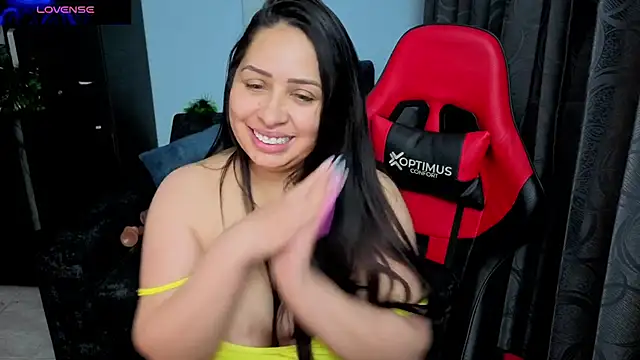 charlotee_lovee69 - Charlotee_lovee69's free webcam