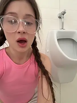 mmelicious - Mmelicious's free webcam