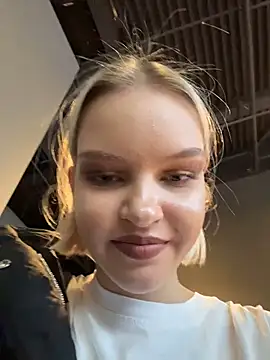 ashleymur - AshleyMur's free webcam