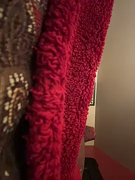 dilfiguess1 - DILFiGuess1's free webcam