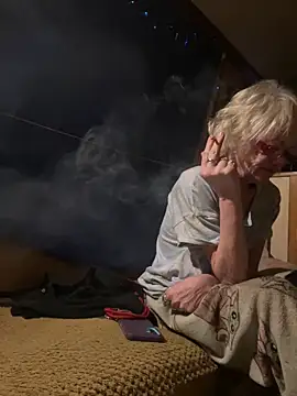 Webcam Model (ladyboatlady)  is live.Free join now!