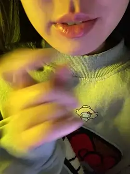 uyennii02 - Uyennii02's free webcam