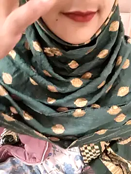 Webcam Model (Indian-Aleena)  is live.Free join now!