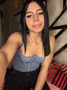 Laura-Khalifa webcam