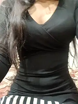 Webcam Model (Heena-curvy)  is live.Free join now!