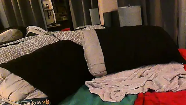 Girthywhereitmat... Live Webcam on Stripchat