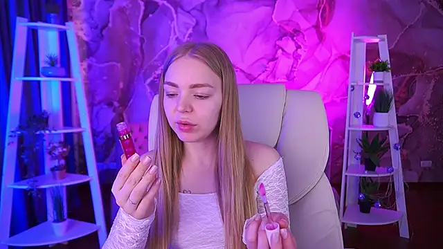 emilysunshines - EmilySunshineS's free webcam