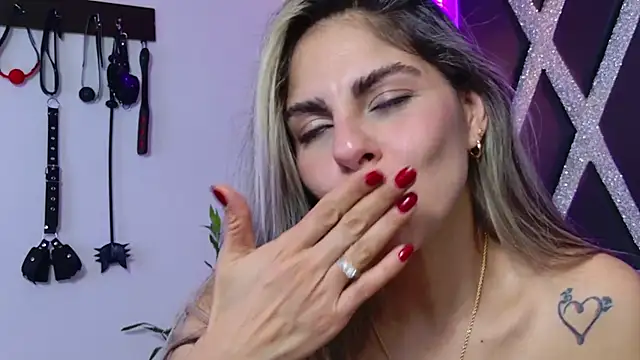 blonde_cat15 - Blonde_cat15's free webcam