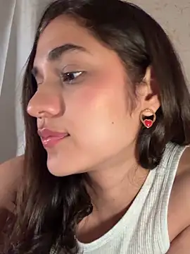 Webcam Model (cutefatii)  is live.Free join now!