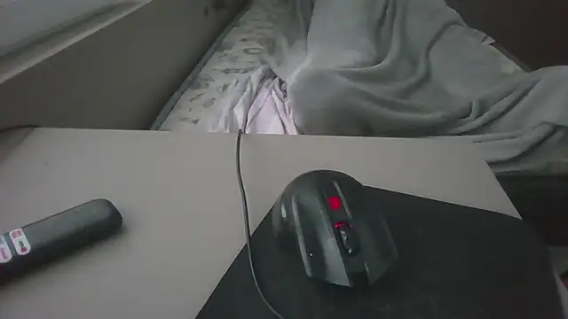 JUNINHOLEKEJR webcam