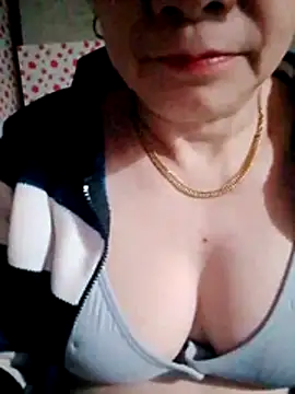 small-house123 - Small-house123's free webcam