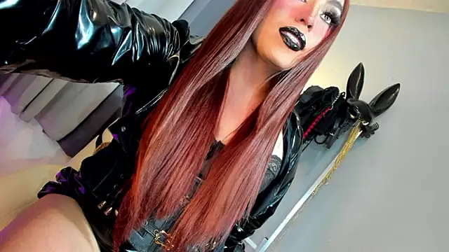 DominaAurumXXX webcam