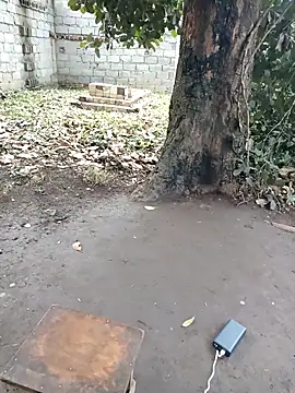 broan_me - Broan_me's free webcam