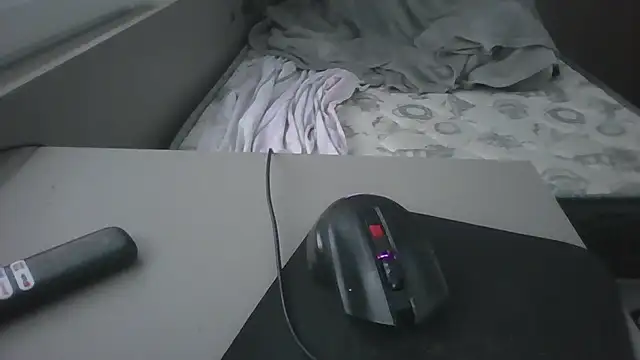 JUNINHOLEKEJR webcam