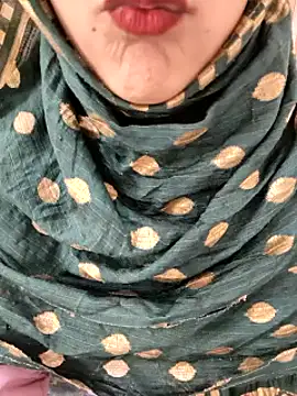 Webcam Model (Indian-Aleena)  is live.Free join now!