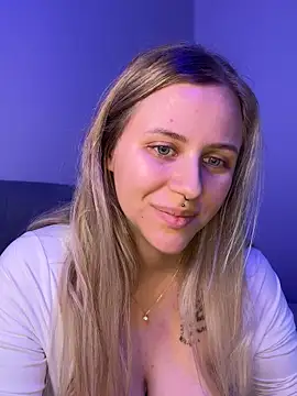 lunawolf21 (F young) - boobsout + numbr LT