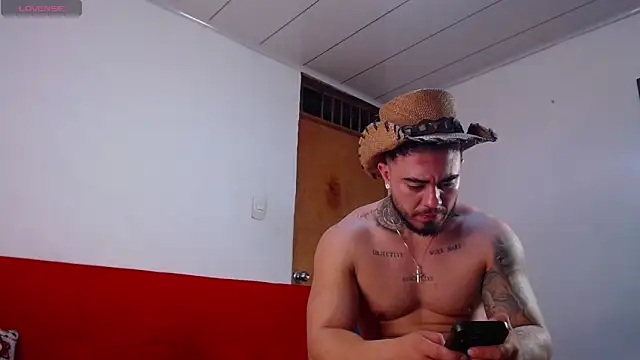 tommyblessd1 (M young) - striptease!