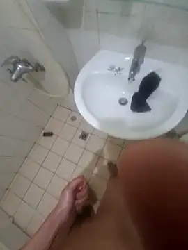 toannemo (M young) - Xuất tinh cậu nhỏ trong nhà vệ sinh