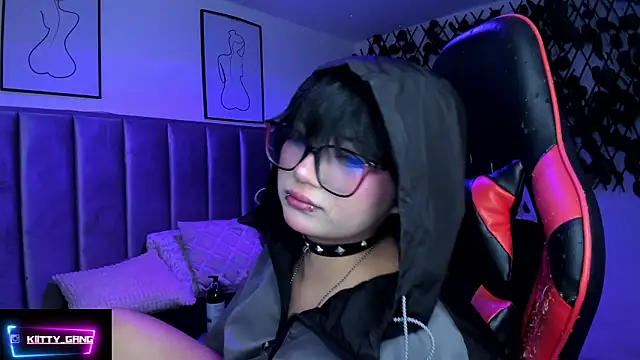 kitty_gang (F teen) - Ride dildo watching my ass up close 🔥