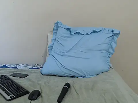 sexylipss_ - SexyLipss_'s free webcam