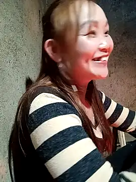 yula-bi - Yula-bi's free webcam