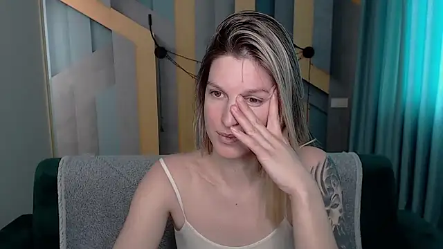 emilywalkeri - EmilyWalkeri's free webcam