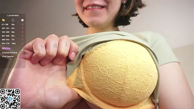 roxannacarver (F young) - Each 12tks bounce tits and massage tits