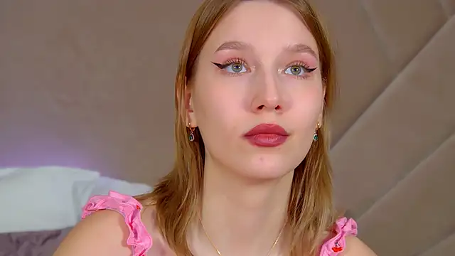 lililinn - LiliLinn's free webcam