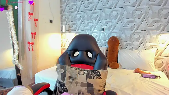 sophiee_hill - Sophiee_Hill's free webcam