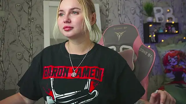 moon_valkyrie - Moon_Valkyrie's free webcam - UK Sex Cams