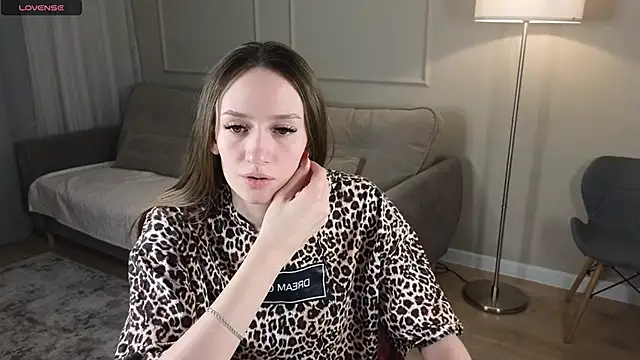 cutienaughtygirl - Cutienaughtygirl's free webcam