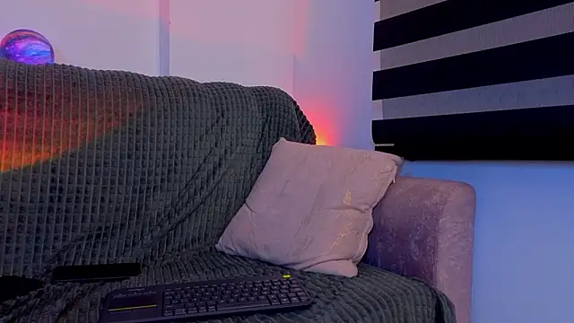 _scarletmoore Live Webcam on Stripchat