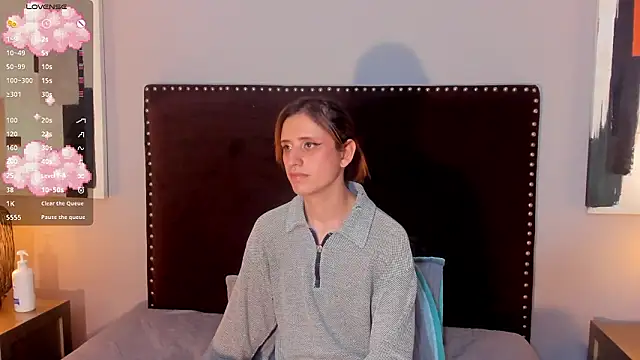 seraphine_star Live Webcam on Stripchat