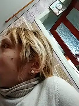 ponka2011 - Ponka2011's free webcam - UK Sex Cams