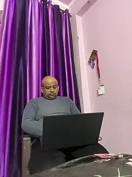 Dick_6inches_Delhi webcam