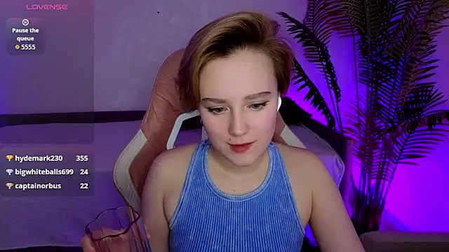 Ellie_Heavenly webcam