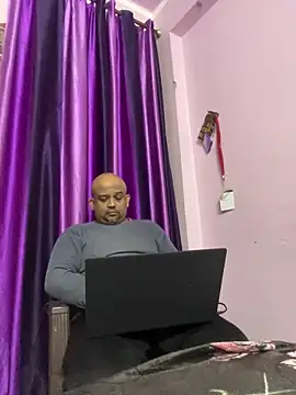 Dick_6inches_Delhi webcam