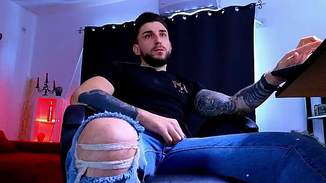 MightyAaron66 webcam