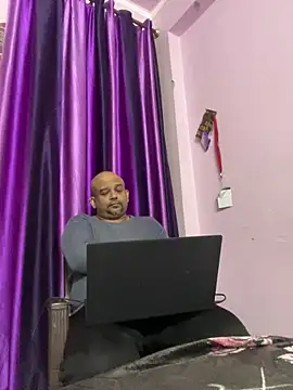 Dick_6inches_Delhi webcam