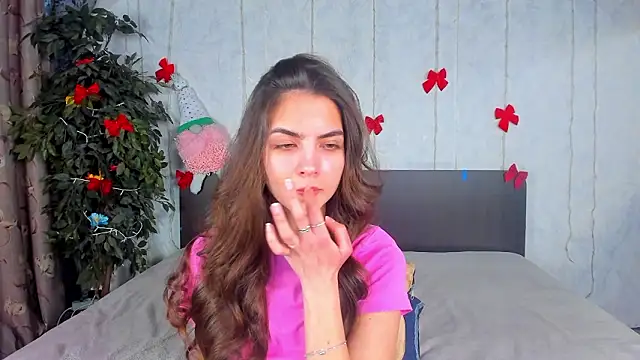 Milana_Crystal_ webcam