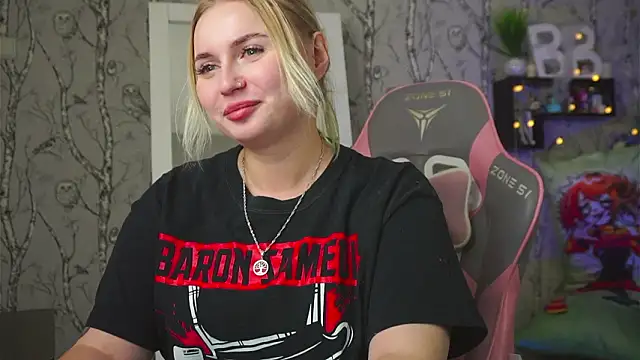 Moon_Valkyrie webcam