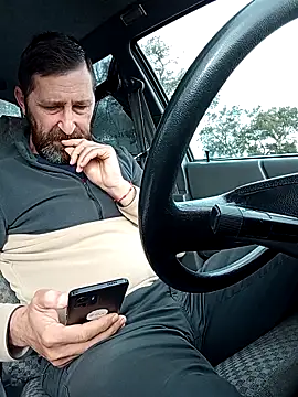 bzh45 (Ask my age) - Last tipper get 🎁