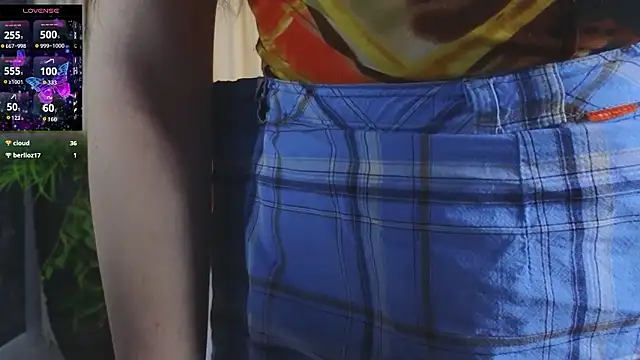 nightsaffron - NightSaffron's free webcam